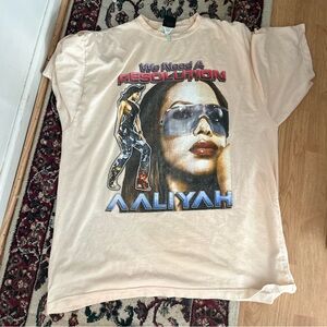 Alliyah rap tee